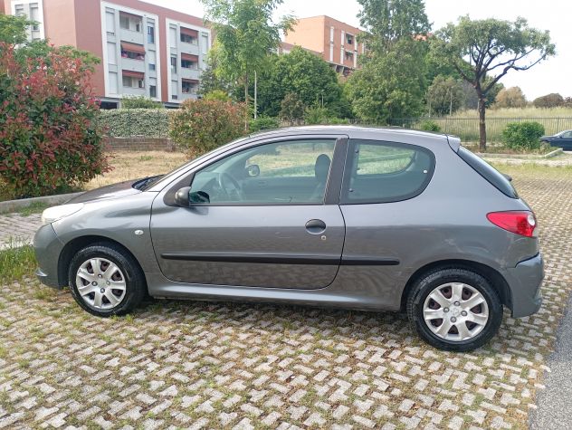 Peugeot 206 Plus 1.1 benzina, versione 3 porte (Urban/One Line), anno 2010 - Foto 6