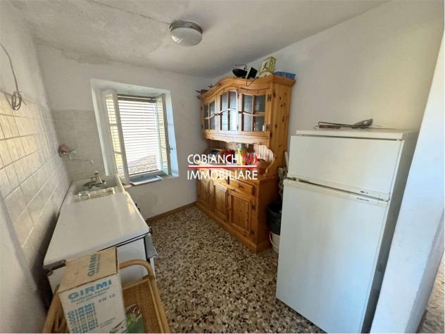 V000690 - UNGIASCA, CASA DA RISTRUTTURARE CON GIARDINO - Foto 20