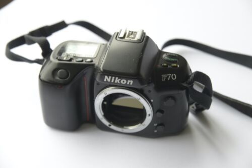 Corpo macchina fotografica Nikon F70 con libretto e la borsa a tracolla Apinar - Foto 4