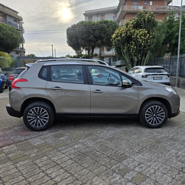 Peugeot 2008 BlueHDi 100 S&S Active - Foto 9