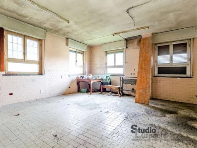 Palazzo / Stabile di 750 m² con più di 5 locali in vendita a Olginate - Foto 12