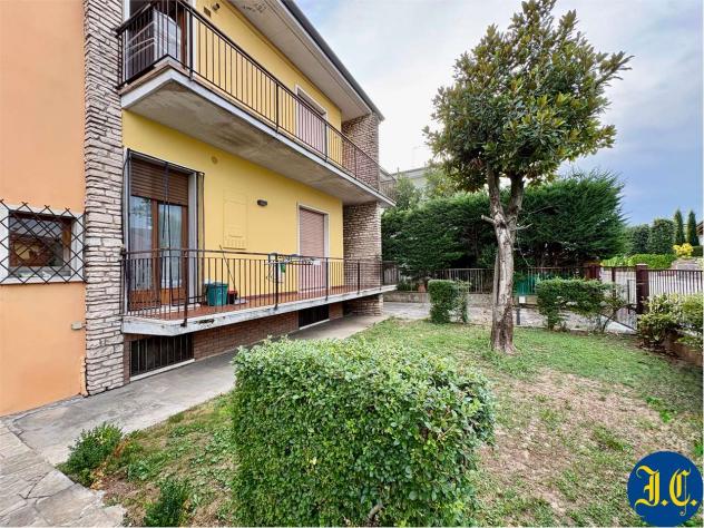 V005530 - AMPIO TRILOCALE CON TERRAZZO ANGOLARE E GARAGE - Foto 3