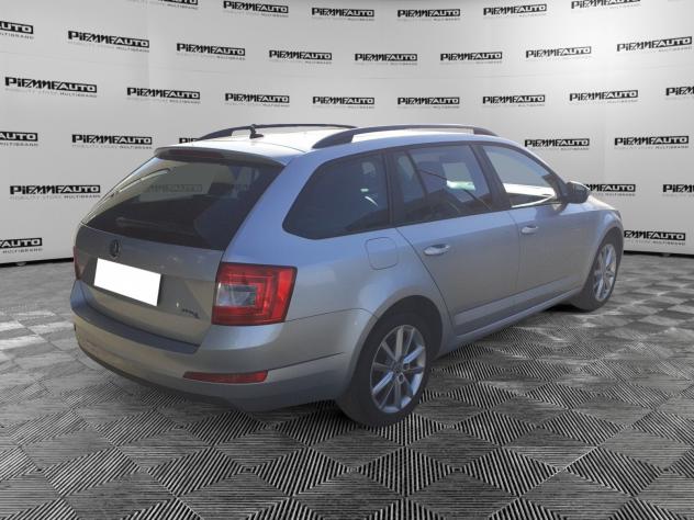 Škoda Octavia 2.0 TDI CR 150cv DSG Style - Foto 4