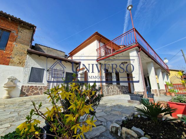 CASA INDIPENDENTE PANORAMICA CON TERRAZZA MAGAZZINO GARAGE E ORTI