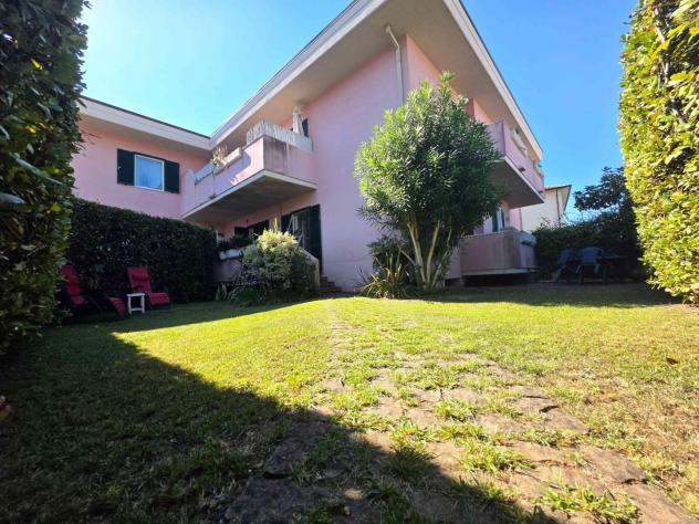 Appartamento in vendita a Marina di Massa - Massa 70 mq Rif: 1441758
