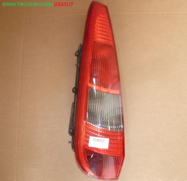 FANALE POST.S. 5 P. FORD FIESTA (CBK)  Parti elettriche  Fanaleria  Fanali  Fanale post. sx. FORD - FIESTA - 01-03-2002 - 01-12-2005