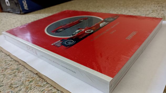 Annuario Ferrari 2004 / Ferrari Yearbook 2004 - Foto 2