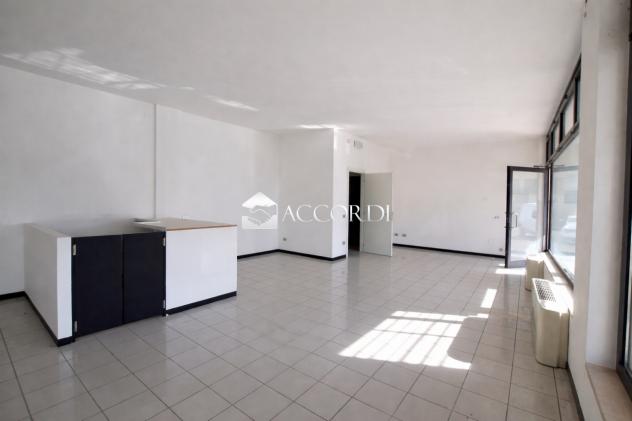 NEGOZIO di 1 vani e di 84 mq (MONTEBELLUNA) rif. PE10 - Foto 2