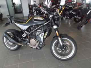 HUSQVARNA Svartpilen 401 . rif. 23345344