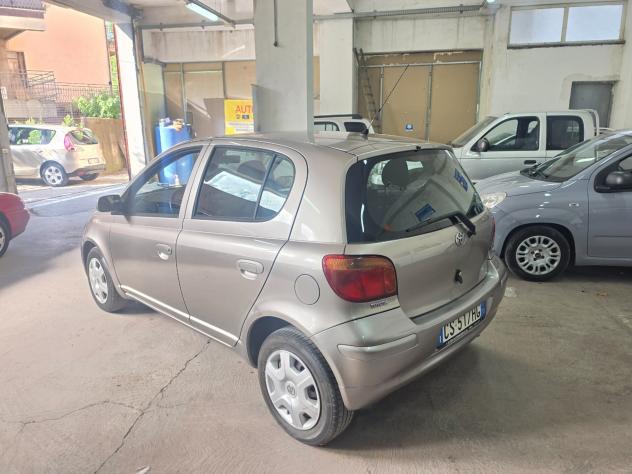 Toyota Yaris 1.0i 16V cat 5 porte - Foto 3