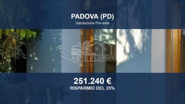 Immobile in asta di 227 m² con più di 5 locali e box auto in vendita a Padova