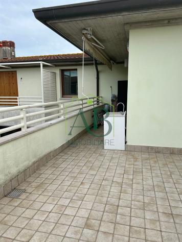 Trilocale con terrazzo a livello - Foto 5