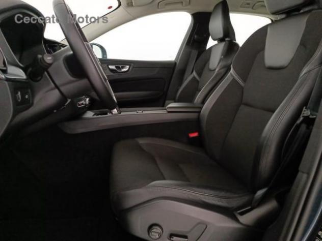 VOLVO XC60 B4 (d) AWD Geartronic Momentum rif. 20381180 - Foto 7