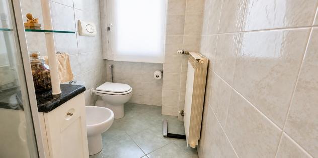 Via Levi, proponiamo appartamento biesposto in una palazzina bifamiliare con giardino privato, ristrutturata nel 2007. L'immobile è composto da ingr - Foto 7