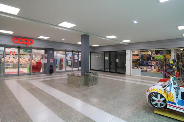 Negozio Centro Commerciale Cappuccini - Foto 9