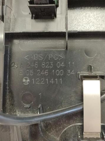 PRESA AUX/USB MERCEDES Classe B W246 2° Serie A2468230411 (12) - Foto 4