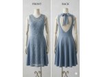 Abito elegante azzurro polvere con inserto in pizzo e scollatura sul retro