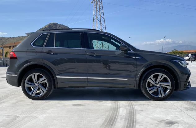 Volkswagen Tiguan R-Line 2.0 TDI 150CV DSG 4MOTION - Foto 7