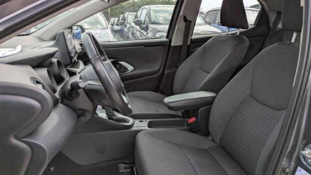 TOYOTA Yaris Hybrid 1.5cc 92cv rif. 23786375 - Foto 9
