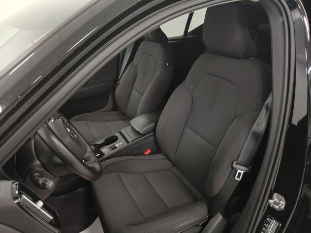 Volvo XC40 T3 Geartronic Momentum Pro Camera+Sens. Cerchi 19 - Foto 4