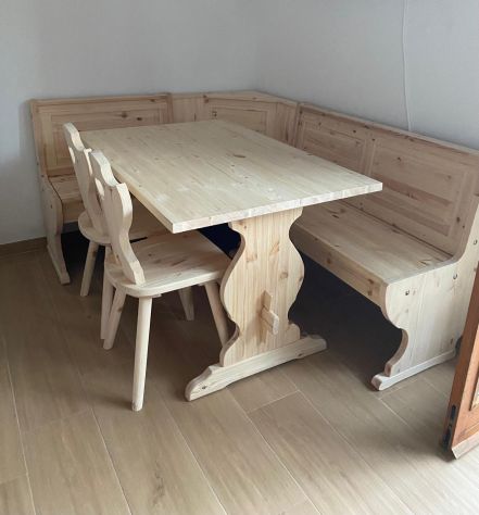 Giropanca con cassonetto 113x173 completo di tavolo fratino e 2 sedie in pino gr