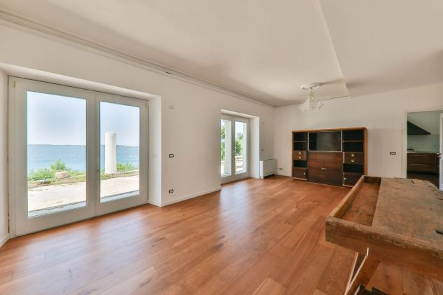 Splendida villa con vista sul lago a Castel Gandolfo - Foto 3