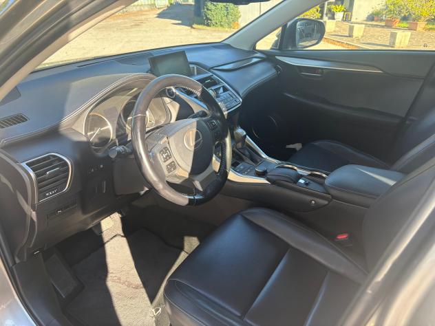 Lexus NX Hybrid 300h Executive 4WD - Foto 6
