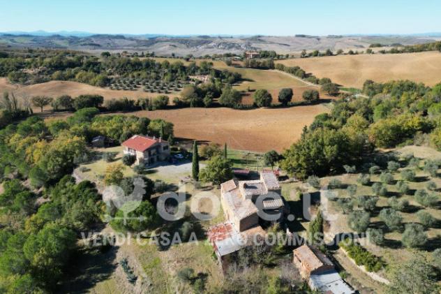 Villa di 620 m² con più di 5 locali in vendita a Pienza