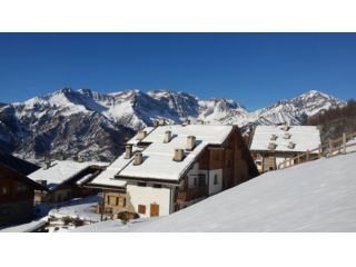 Appartamento di 70 m² con 2 locali e box auto in affitto a Bardonecchia