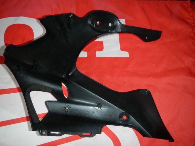 Semicarena superiore destra VFR750 '94 - Foto 2