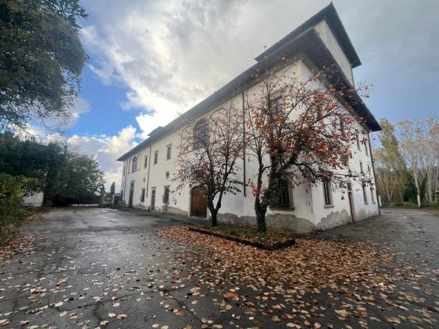 VILLA di 30 vani e di 1380 mq (CAMPI BISENZIO) rif. L1340_3 - Foto 4