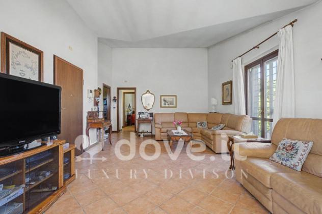 Villa di 350 m² con più di 5 locali e box auto doppio in vendita a Roma - Foto 4