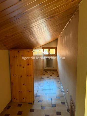 Appartamento con mansarda, garage e giardino esclusivo. - Foto 18