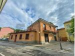 Attività / Licenza di 430 m² con più di 5 locali in vendita a Pioltello