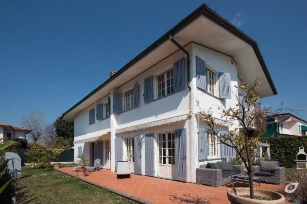Villa in affitto a Forte dei Marmi 160 mq Rif: 1100760