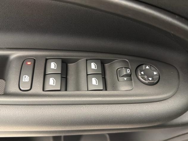 Jeep Avenger E-Hybrid Altitude 1.2 110cv Dct Mhev - Foto 7