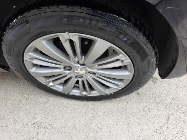 Peugeot 208 PureTech 82 3p. GPL Allure - Foto 6