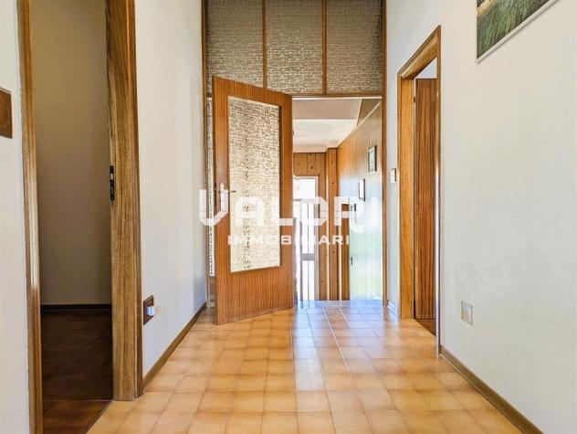 CASA INDIPENDENTE SU 3 LATI CON GIARDINO E CAPANNONE - Foto 12