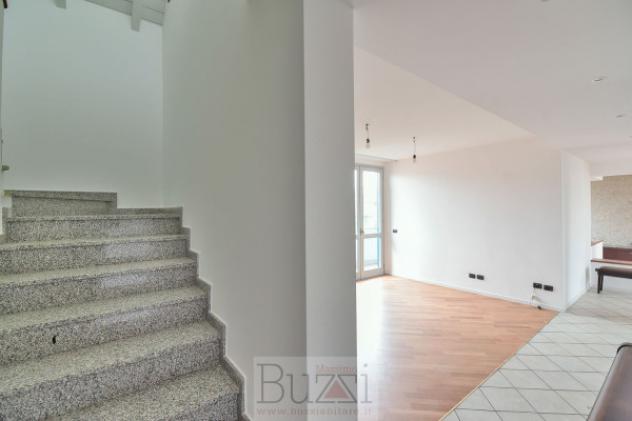 Attico / Mansarda di 125 m² con 3 locali e box auto doppio in vendita a Seregno - Foto 3
