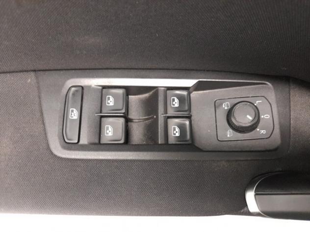 Volkswagen Touran 2.0 TDI SCR Business DSG - Foto 9