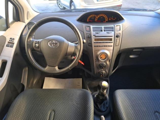 TOYOTA Yaris 1.3 5 porte Sol rif. 23719367 - Foto 9