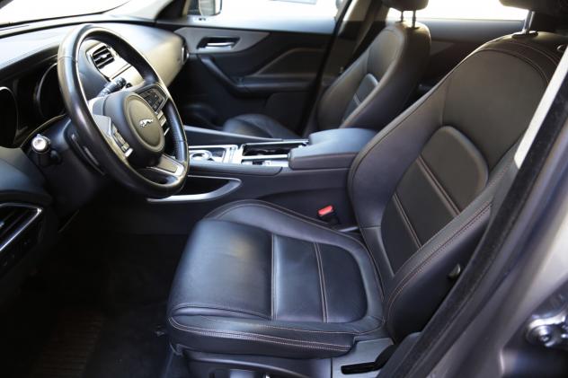 Jaguar F-Pace 2.0 D 180 CV AWD aut. Chequered Flag - Foto 9