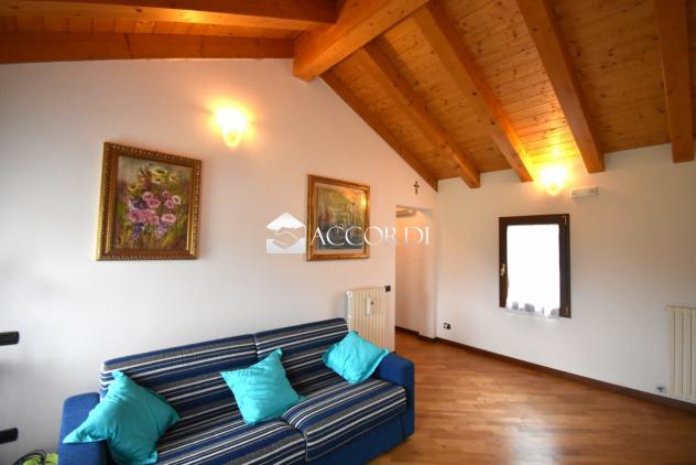 CASA INDIPENDENTE di 9 vani e di 300 mq (SAN PIETRO DI FELETTO) rif. GA12 - Foto 14