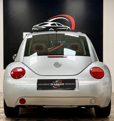 Volkswagen New Beetle - Foto 6