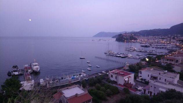 Lipari, Isole Eolie, rif.747 affittasi annualmente magazzino commerciale A/10 - Foto 2