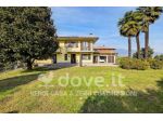Villa di 355 m² con più di 5 locali e box auto in vendita a Biandronno
