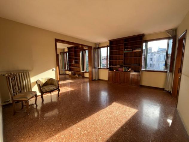 Attico / Mansarda di 200 m² con più di 5 locali in vendita a Venezia - Foto 14