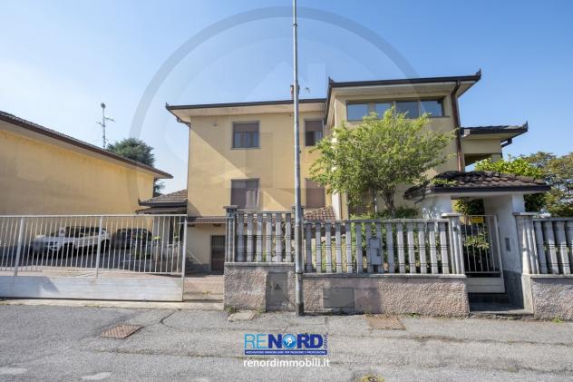 RIF. CC6248 - VISTARINO - Frazione di Buttirago - Villa indipendente: 2 appartamenti, box, magazzino, taverna, giardino. - Foto 6
