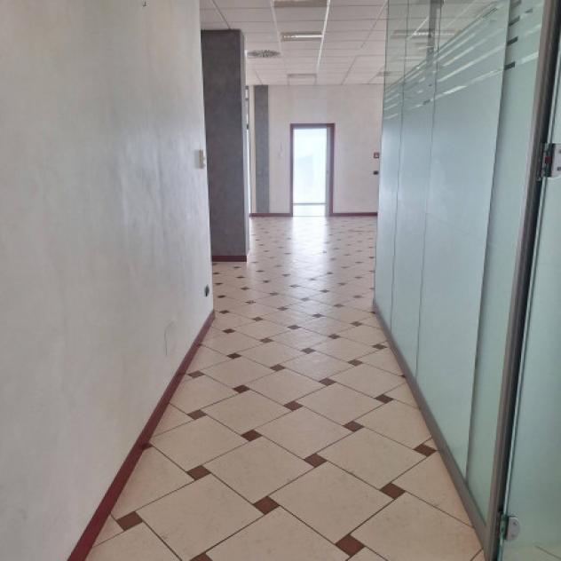 Immobile di 200 m² con 5 locali in affitto a Maranello - Foto 7