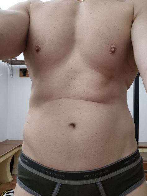 Uomo educato cerca passera golosa Tel:3284242673